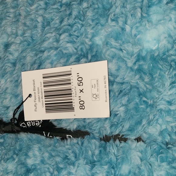 NWT Vera Bradley Teal Fluffy Fleece Blanket - Picture 2 of 3